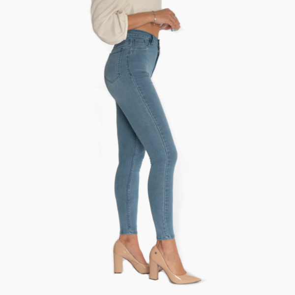 Jeans Skinny Talle Alto Celeste 1 Boton Cod: 4227